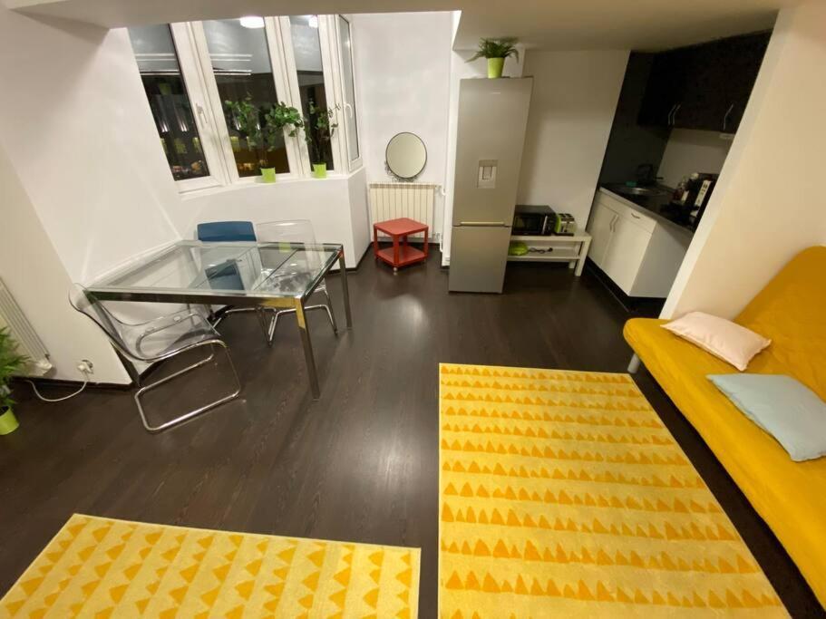 Green Apartment 43 Bukarest Exteriör bild